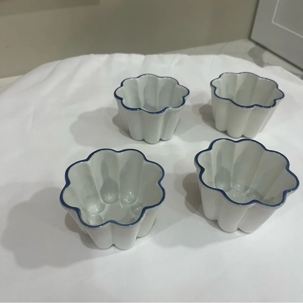 Vintage Fluted Jello/Flan Molds Set of 4 White Ceramic w Blue Rim